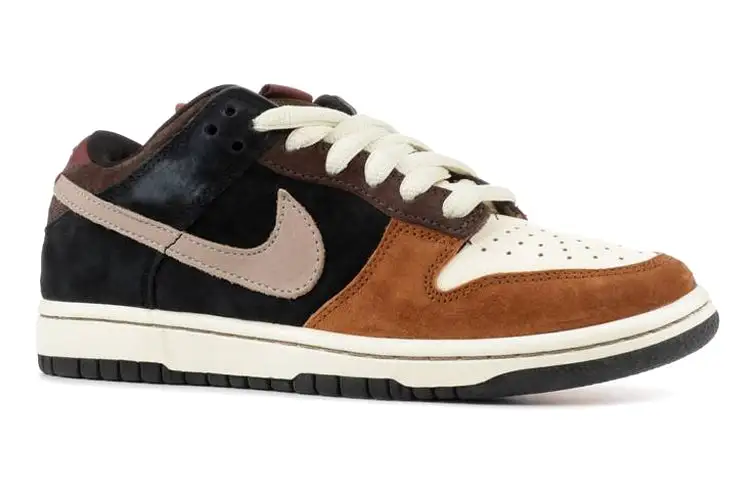 Nike SB Dunk Low Pro ‘Strummer’