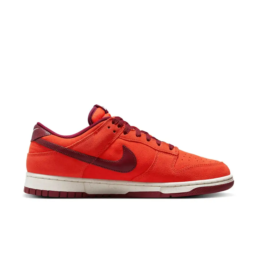 Nike Dunk Low ‘Orange Suede’