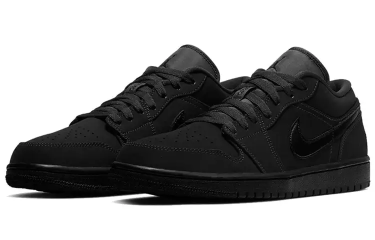Air Jordan 1 Low ‘Triple Black’