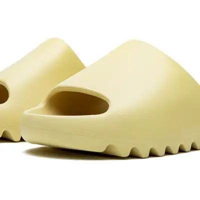 Adidas Yeezy Slide ‘Desert Sand’