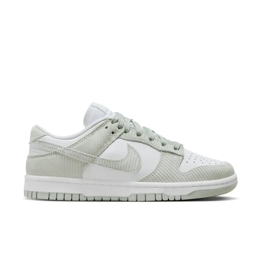 Nike Dunk Low ‘Light Silver Corduroy’