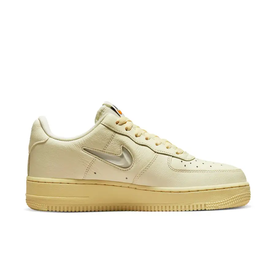 Nike Air Force 1 ’07 LX ‘Coconut Milk’