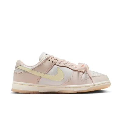 Nike Dunk Low ‘Light Soft Pink’