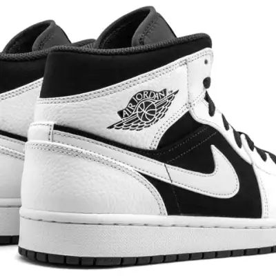 Air Jordan 1 Retro Mid ‘Tuxedo’