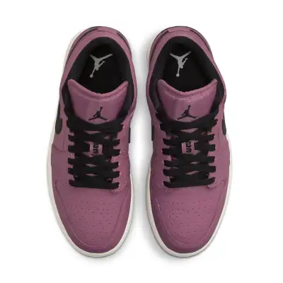 Air Jordan 1 Low SE ‘Light Mulberry’