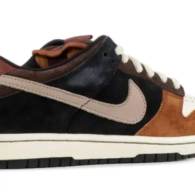 Nike SB Dunk Low Pro ‘Strummer’