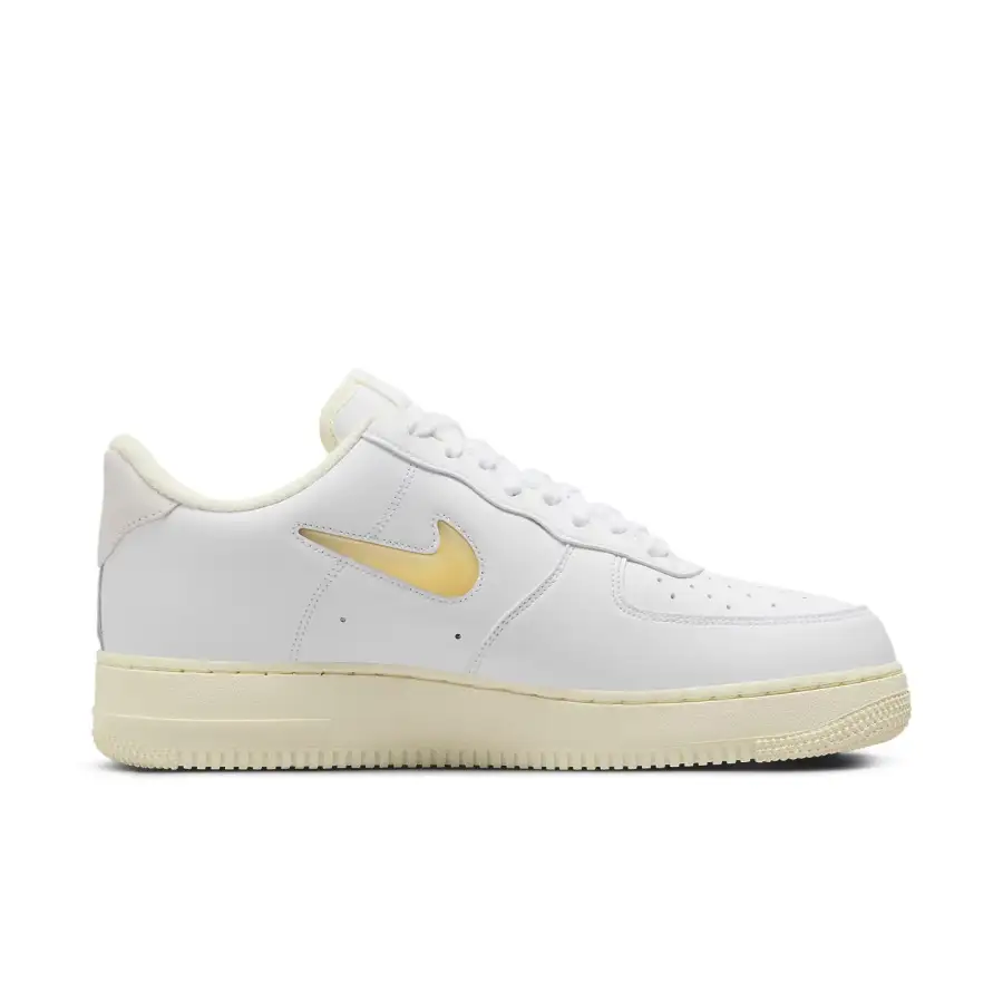 Nike Air Force 1 ’07 LX ‘Pale Vanilla’