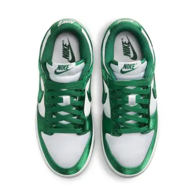 Nike Dunk Low ‘Satin Green’