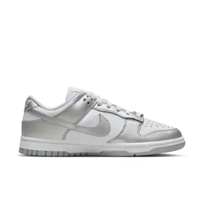 Nike Dunk Low ‘Metallic Silver’