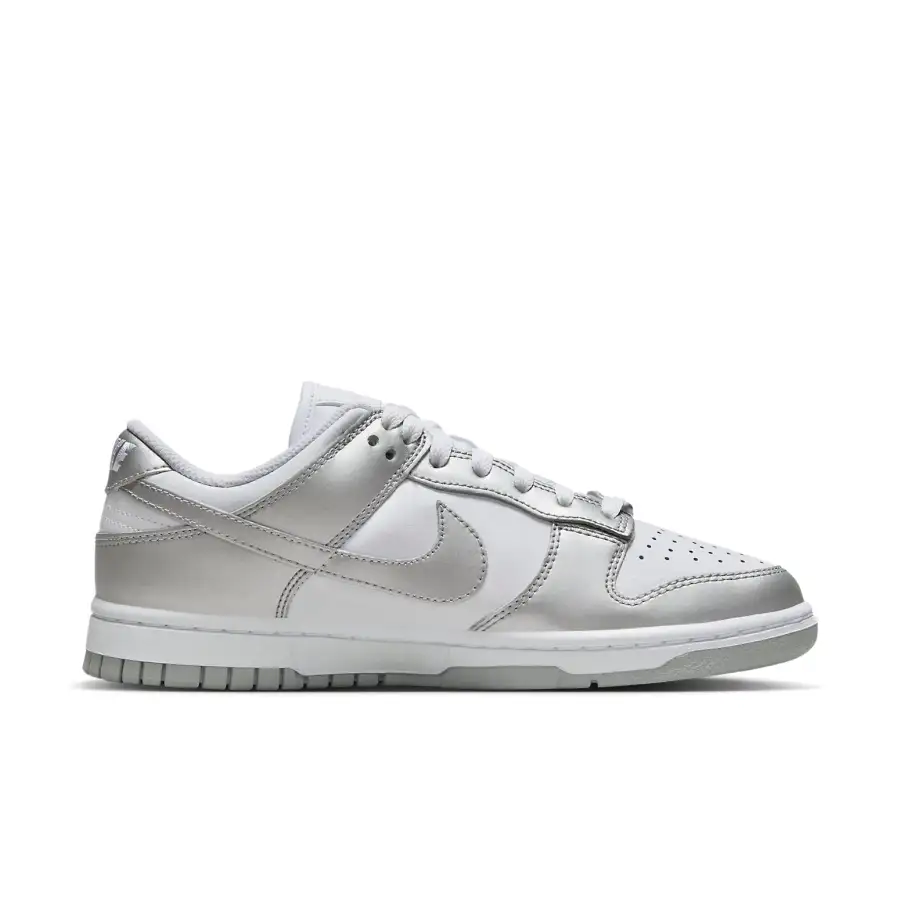 Nike Dunk Low ‘Metallic Silver’
