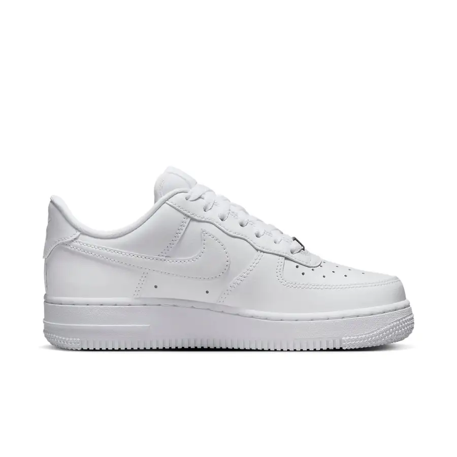 Nike Air Force 1 ’07 ‘White Chrome’