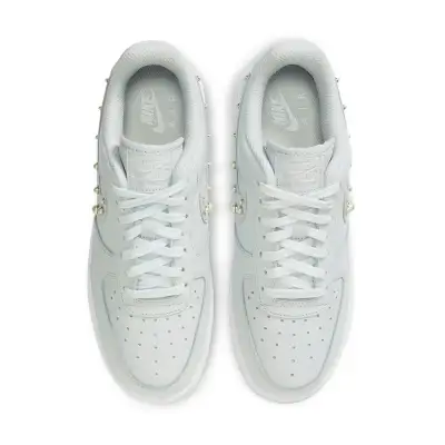 Nike Air Force 1 07 SE ‘Pearl Swoosh – Pure Platinum’