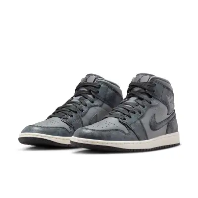 Air Jordan 1 Mid ‘Distressed Smoke Grey’