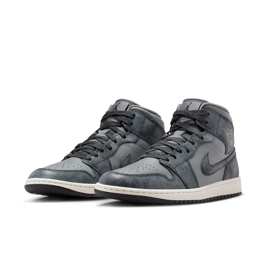 Air Jordan 1 Mid ‘Distressed Smoke Grey’