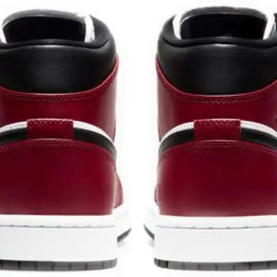 Air Jordan 1 Mid ‘Chicago Black Toe’