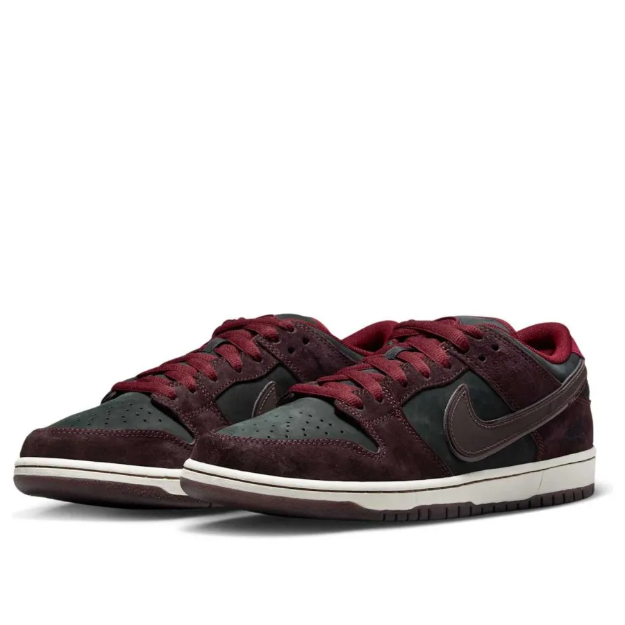 Nike x Riot Skateshop SB Dunk Low ‘Mahogany Dark Beetroot’