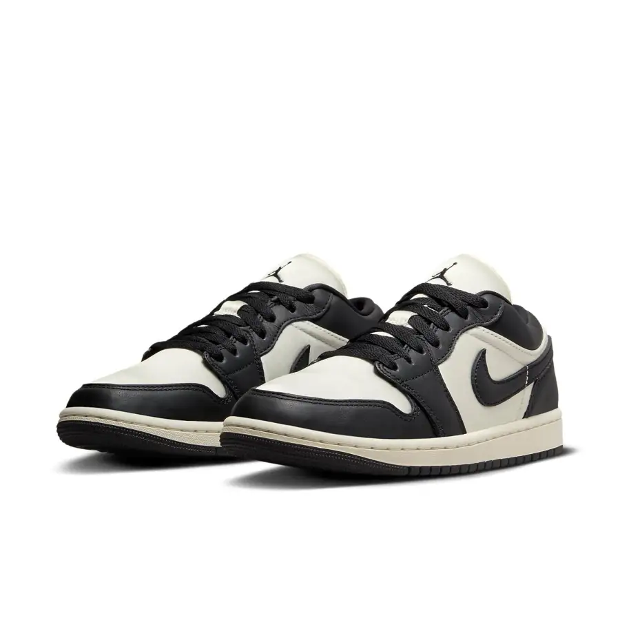Air Jordan 1 Low SE ‘Vintage Panda’