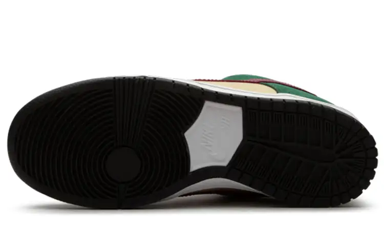 Nike SB Dunk Low Pro ‘Vegas Gold’