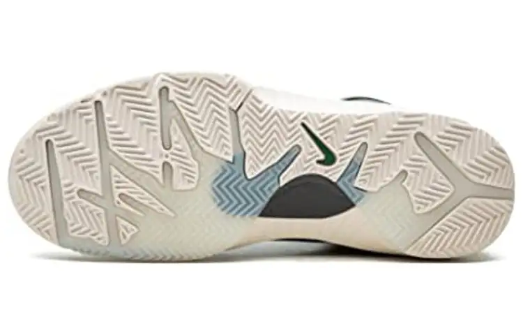 Nike x Undefeated Kobe 4 Protro ‘Fir’