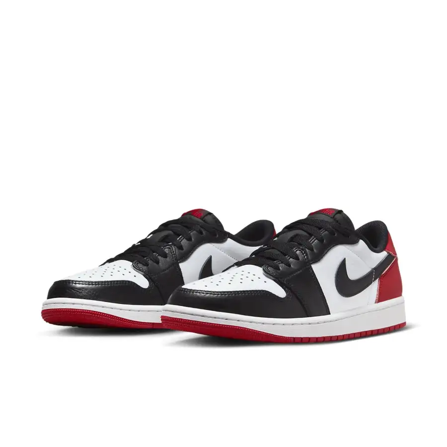 Air Jordan 1 Retro Low OG ‘Black Toe 2023’