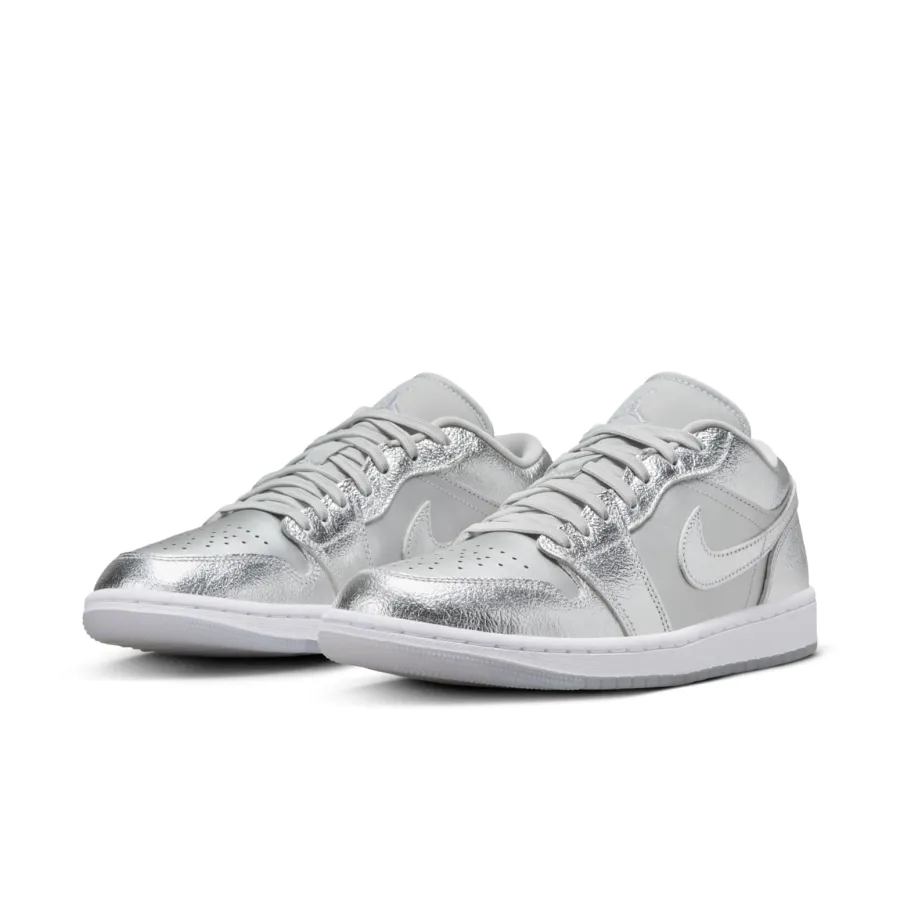 Air Jordan 1 Low SE ‘Metallic Silver’