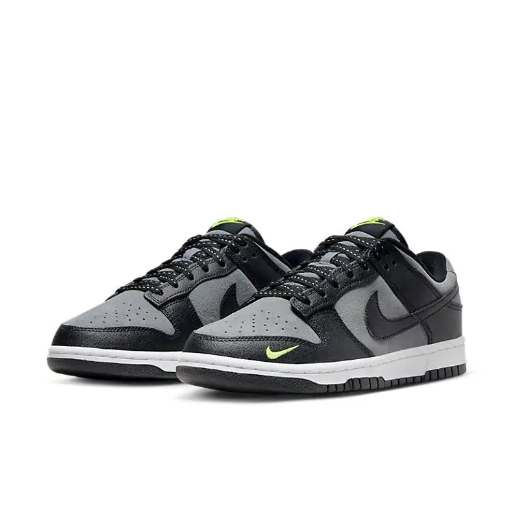 Nike Dunk Low ‘Black Grey Green Strike’