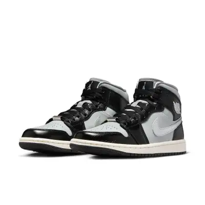 Air Jordan 1 Mid SE ‘Black Chrome’