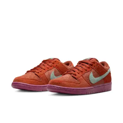 Nike SB Dunk Low ‘Mystic Red Rosewood’