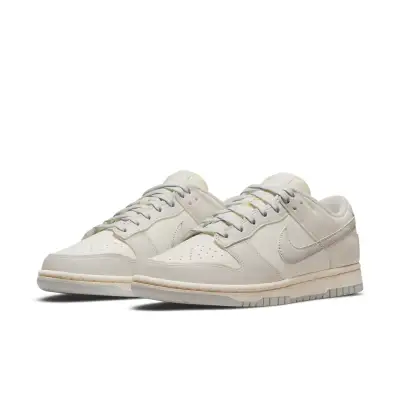 Nike Dunk Low ‘Light Bone’