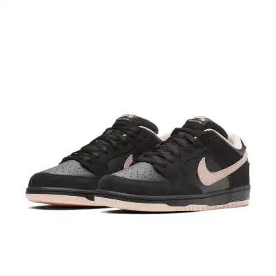 Nike SB Dunk Low ‘Black Coral’