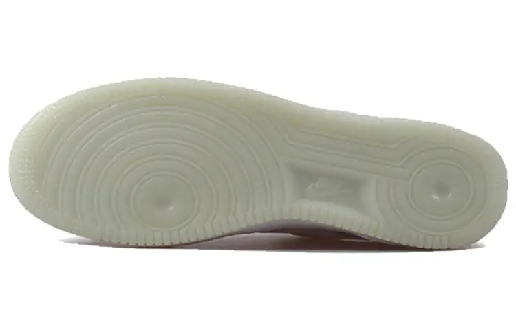 Nike Air Force 1 ’07 Essential ‘Triple White’