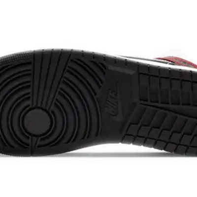 Air Jordan 1 Mid ‘Chicago Black Toe’