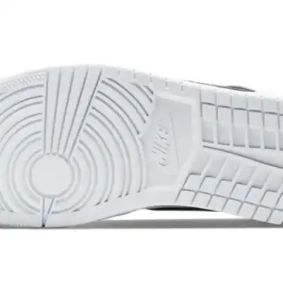 Air Jordan 1 Mid SE ‘Iridescent Trim’