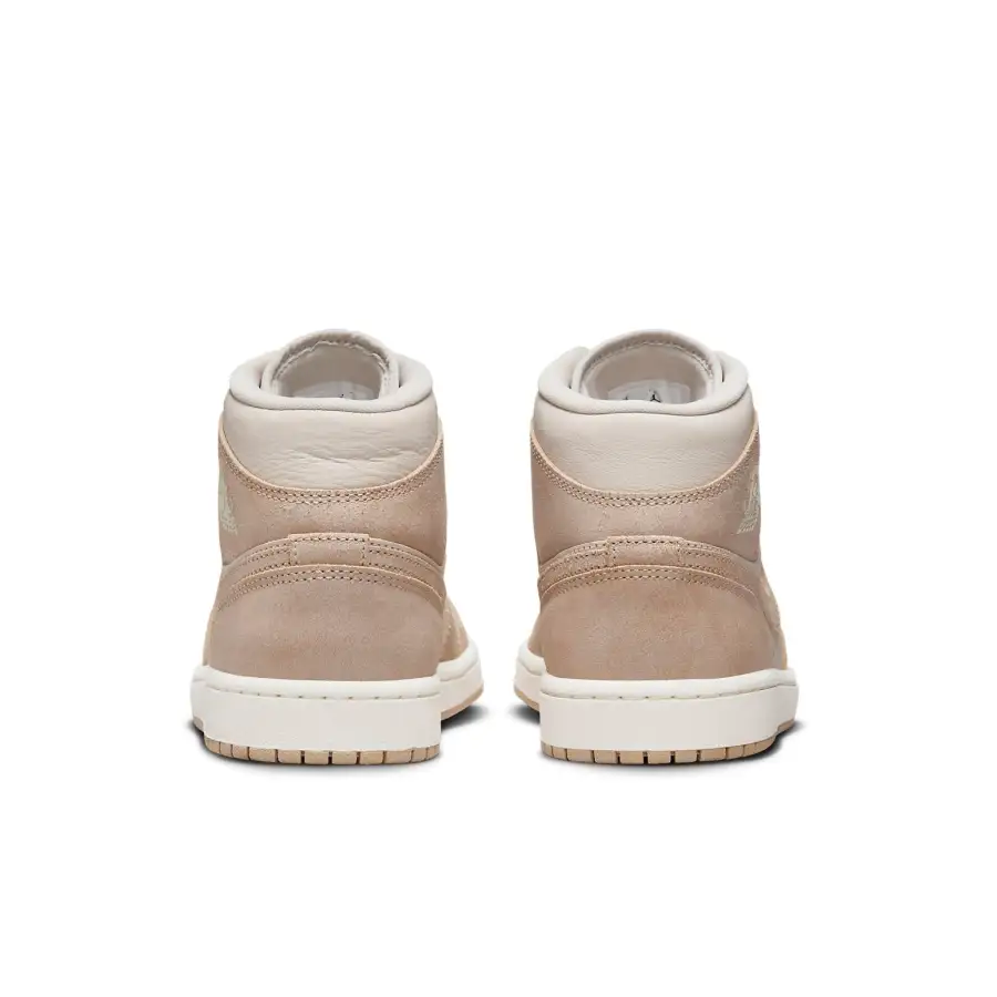 Air Jordan 1 Mid SE ‘Legend Light Brown’