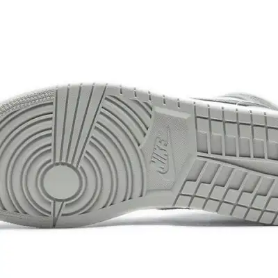 Air Jordan 1 Mid ‘Smoke Grey’