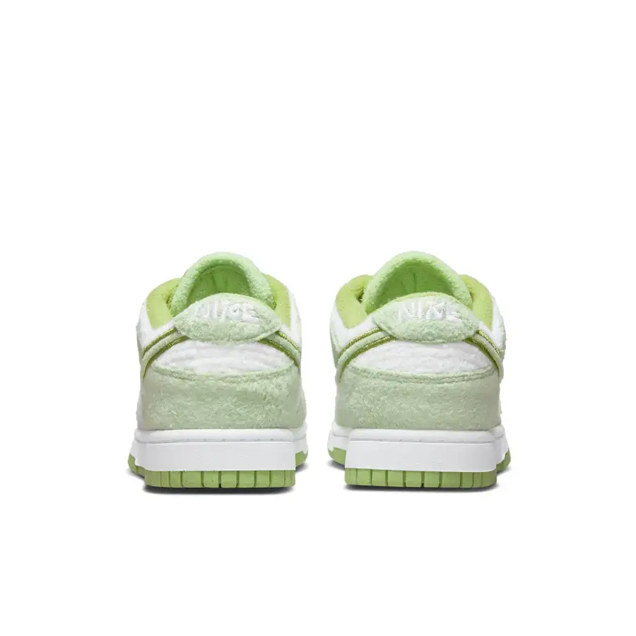 Nike Dunk Low SE ‘Fleece – Honeydew’