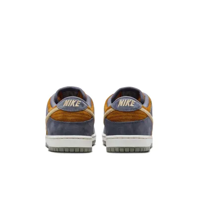Nike SB Dunk Low ‘Light Carbon Monarch’
