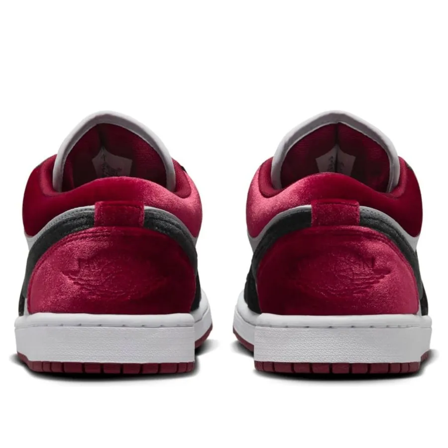 Air Jordan 1 Low SE ‘Velvet Black Toe’