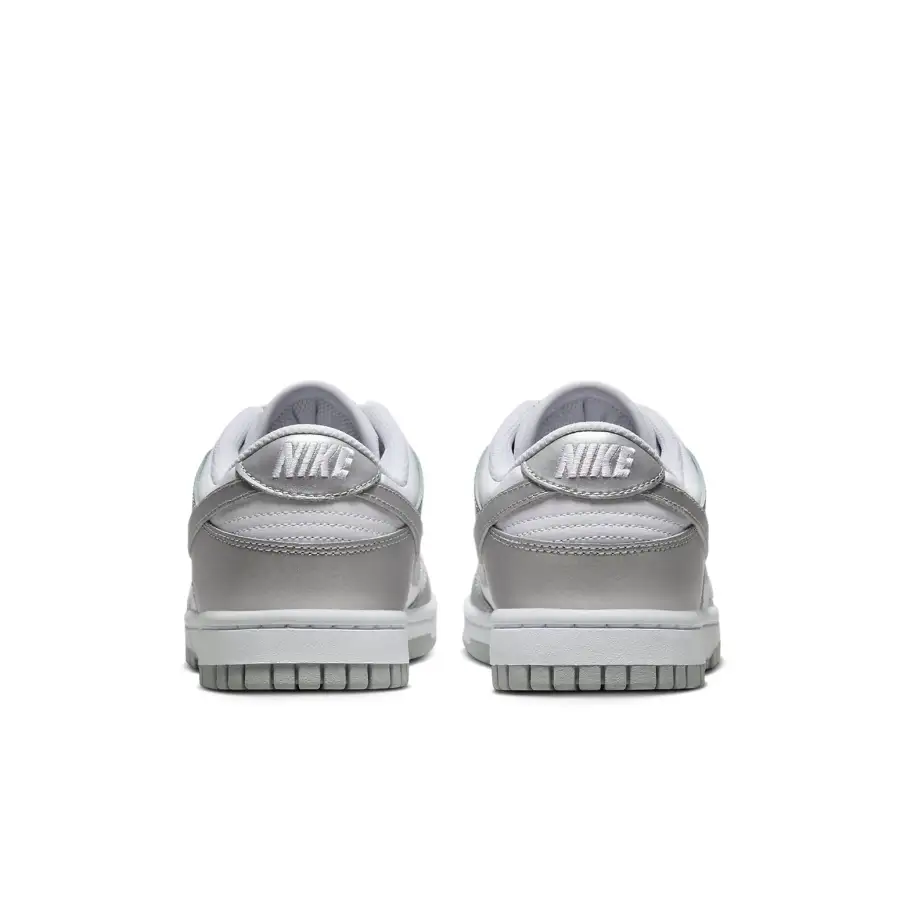 Nike Dunk Low ‘Metallic Silver’