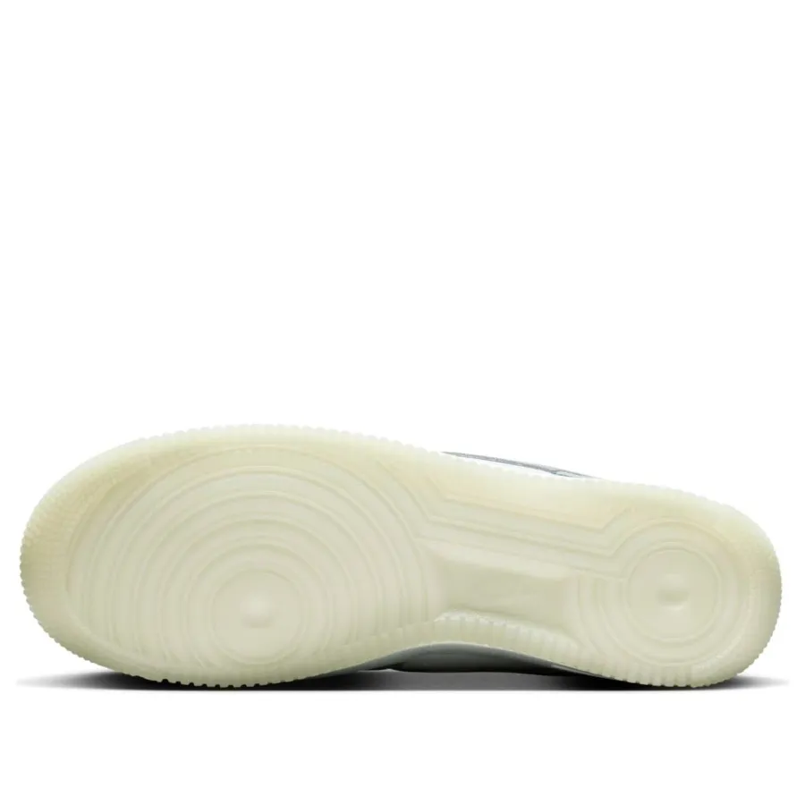 Nike Air Force 1 ’07 LV8 ‘Light Silver Pumice’