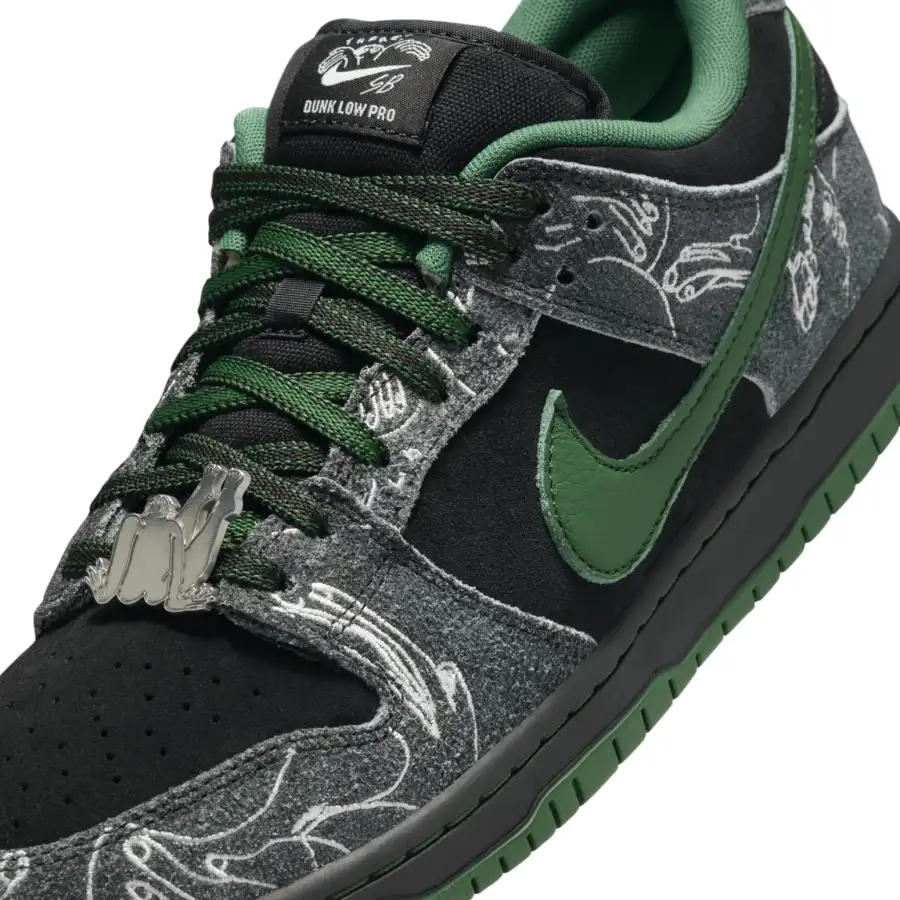 Nike x There Skateboard SB Dunk Low Pro ‘Anthracite Gorge Green’