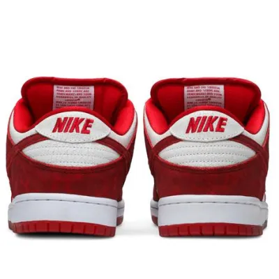 Nike SB Dunk Low Premium ‘Valentines Day’