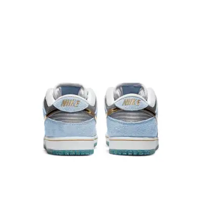 Nike x Sean Cliver SB Dunk Low ‘Holiday Special’