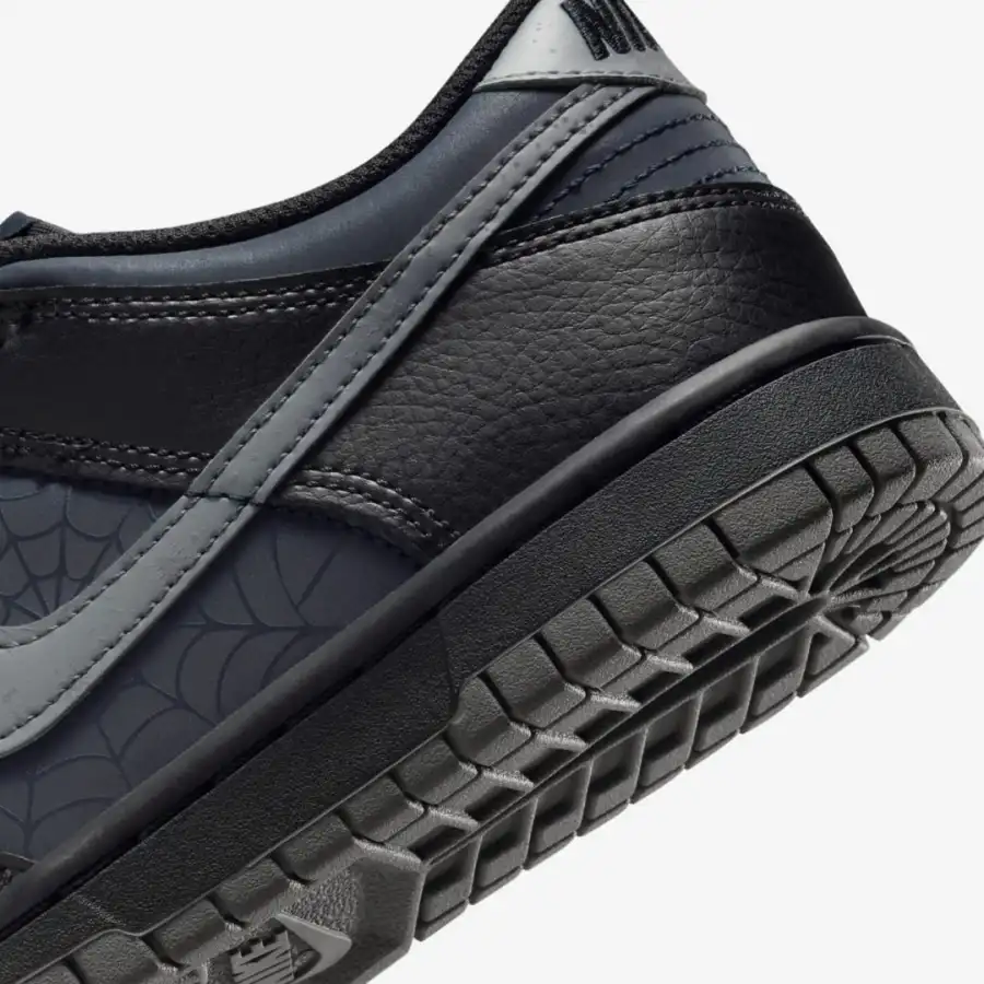 Nike Dunk Low “Black Symbiote“