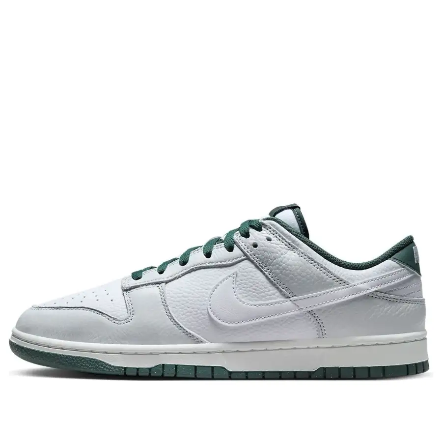 Nike Dunk Low Retro SE ‘Photon Dust Vintage Green’