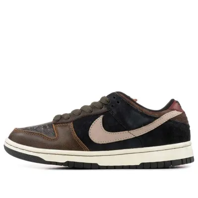 Nike SB Dunk Low Premium ‘Strummer’