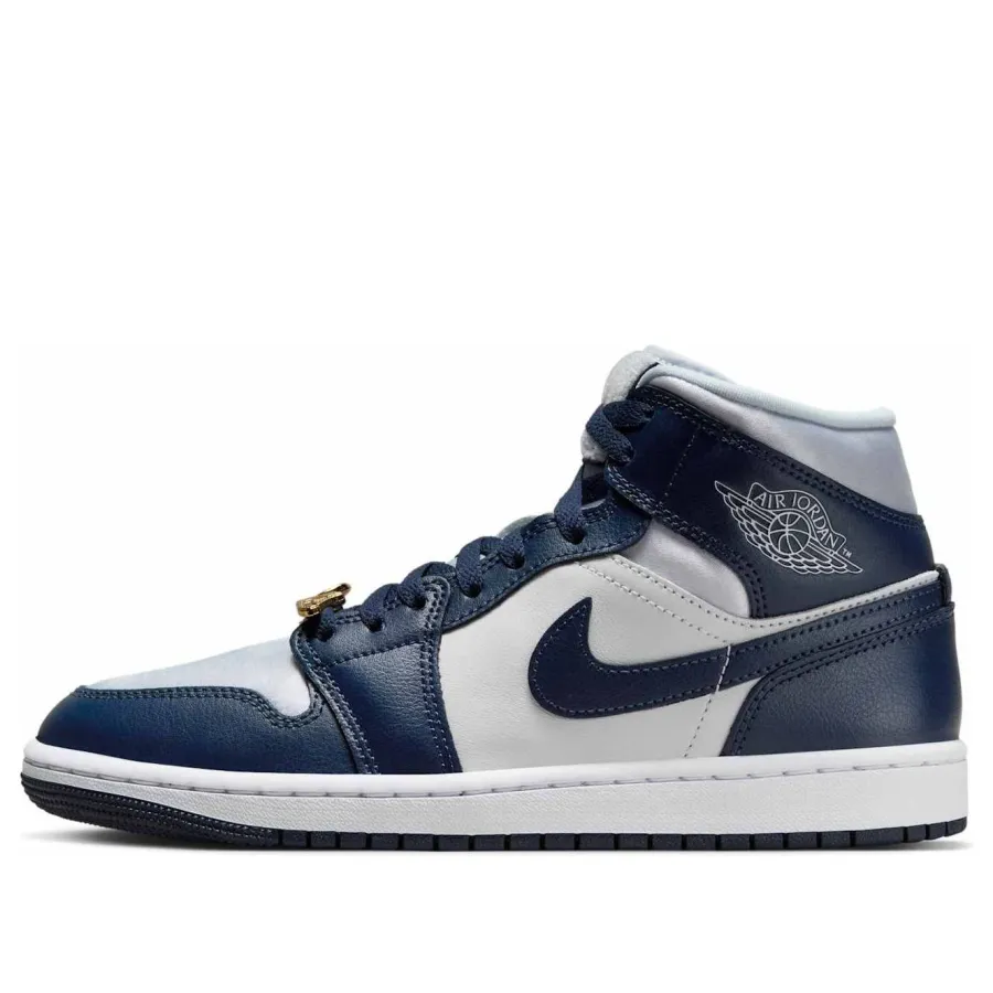 Air Jordan 1 Mid SE ‘Football Grey White Midnight Navy’