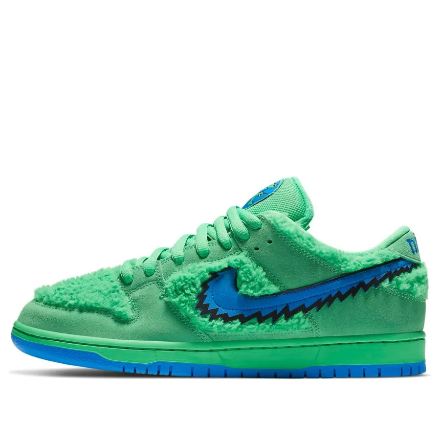 Nike x Grateful Dead SB Dunk Low ‘Green Bear’