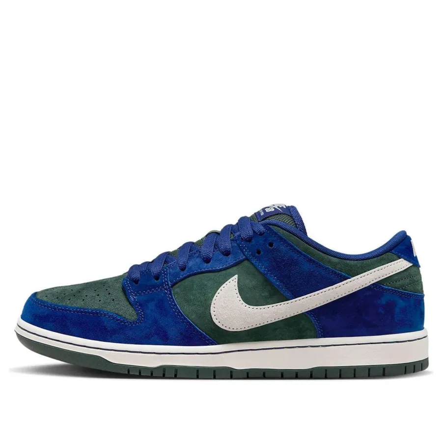 Nike SB Dunk Low ‘Deep Royal Blue’