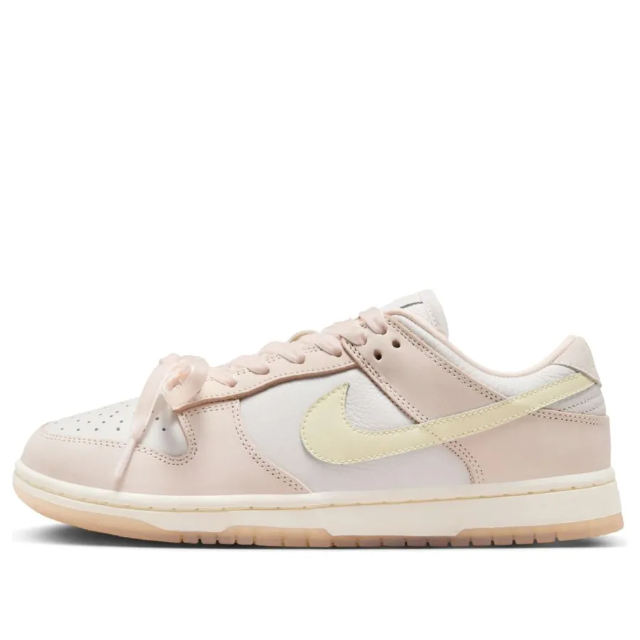Nike Dunk Low ‘Light Soft Pink’
